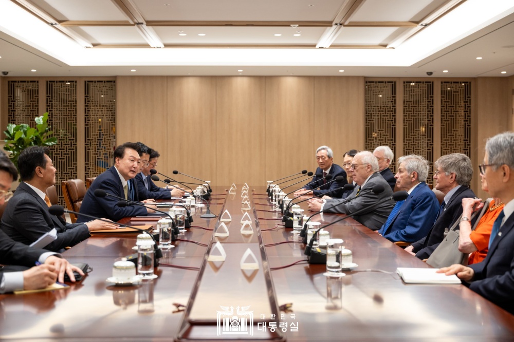 윤석열 대통령, 미국, 일본 학계 및 전직 인사 접견